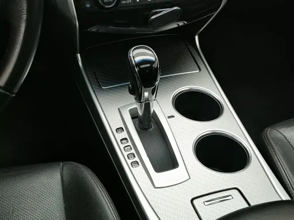 NISSAN TEANA 2018