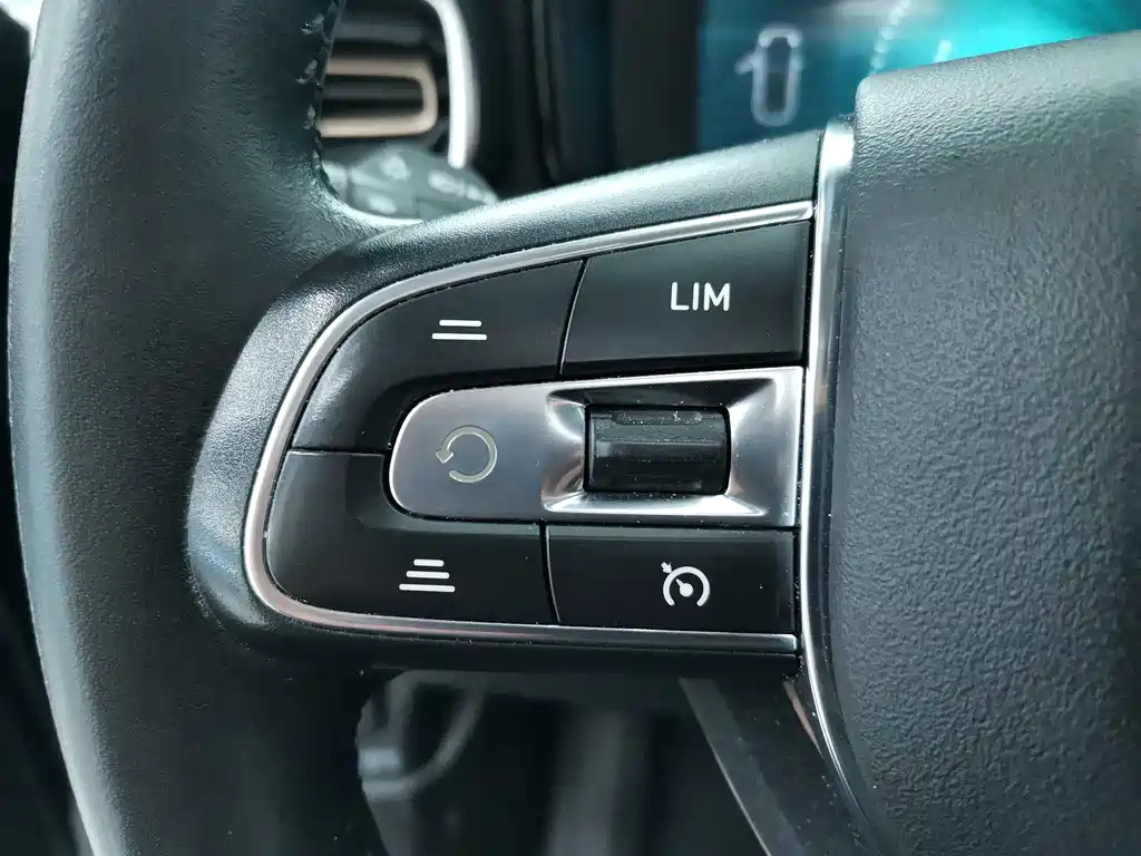 LYNK&CO 01 2019