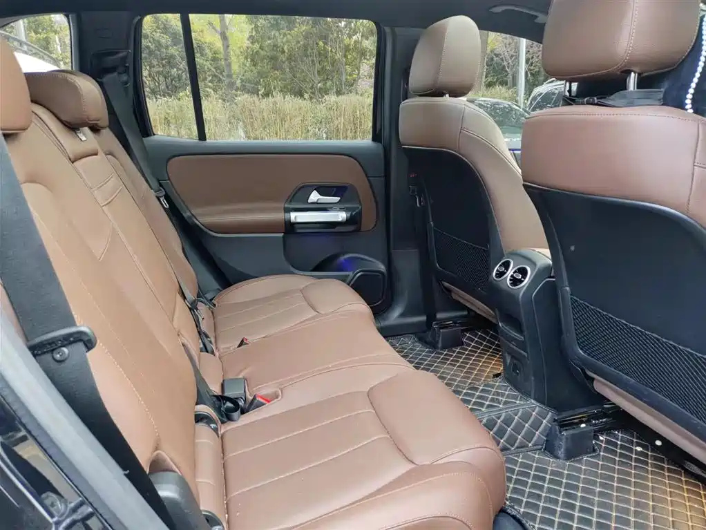 MERCEDES BENZ GLB 2023