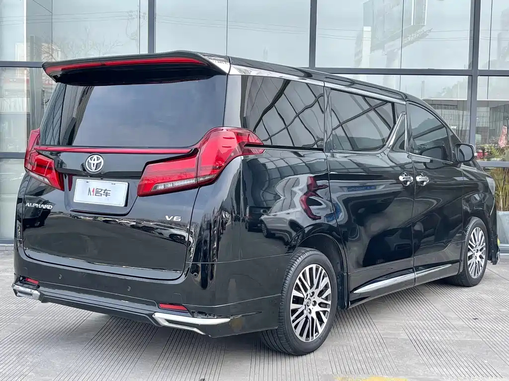 TOYOTA ALPHARD 2016