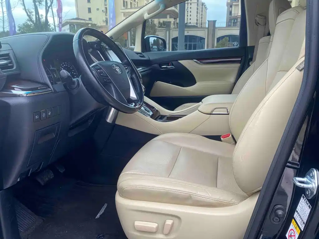 TOYOTA ALPHARD 2018