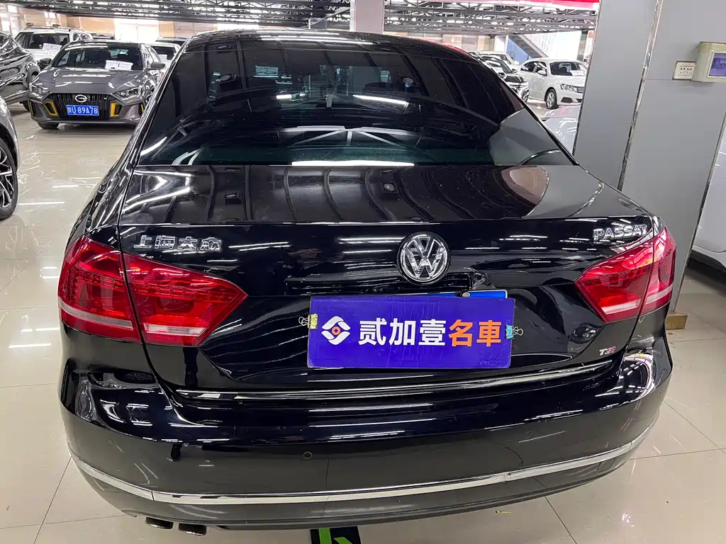 VOLKSWAGEN PASSAT 2015