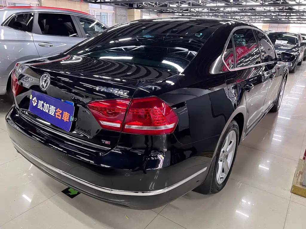 VOLKSWAGEN PASSAT 2015