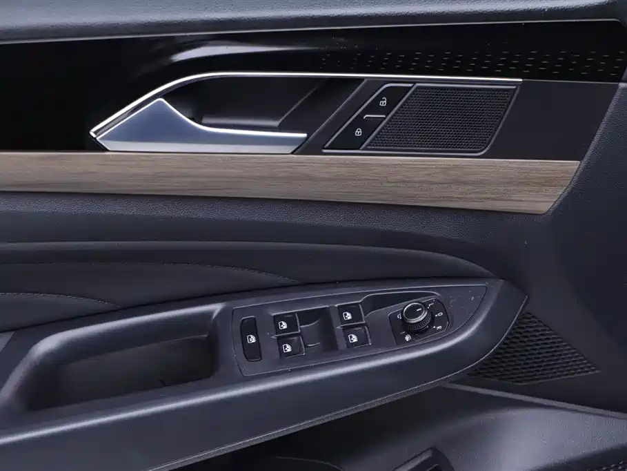 VOLKSWAGEN PASSAT 2021