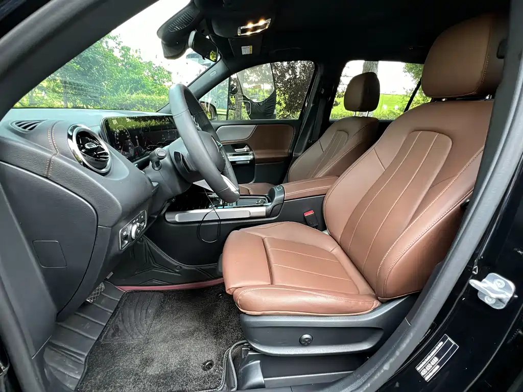 MERCEDES BENZ GLB 2024