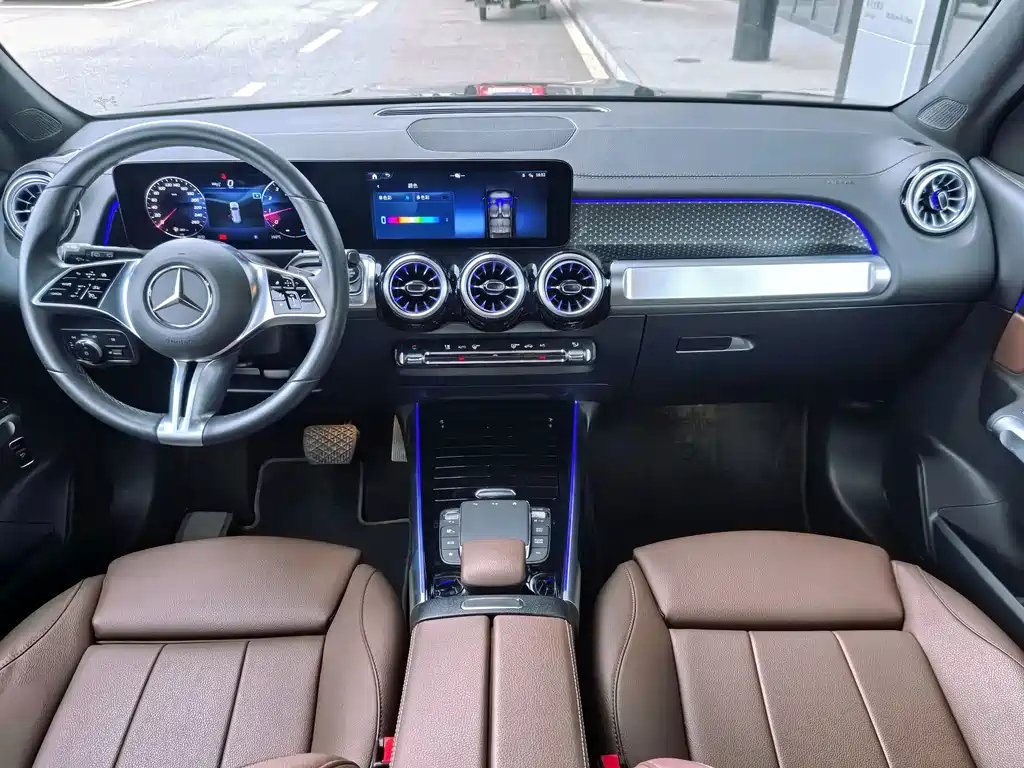 MERCEDES BENZ GLB 2024