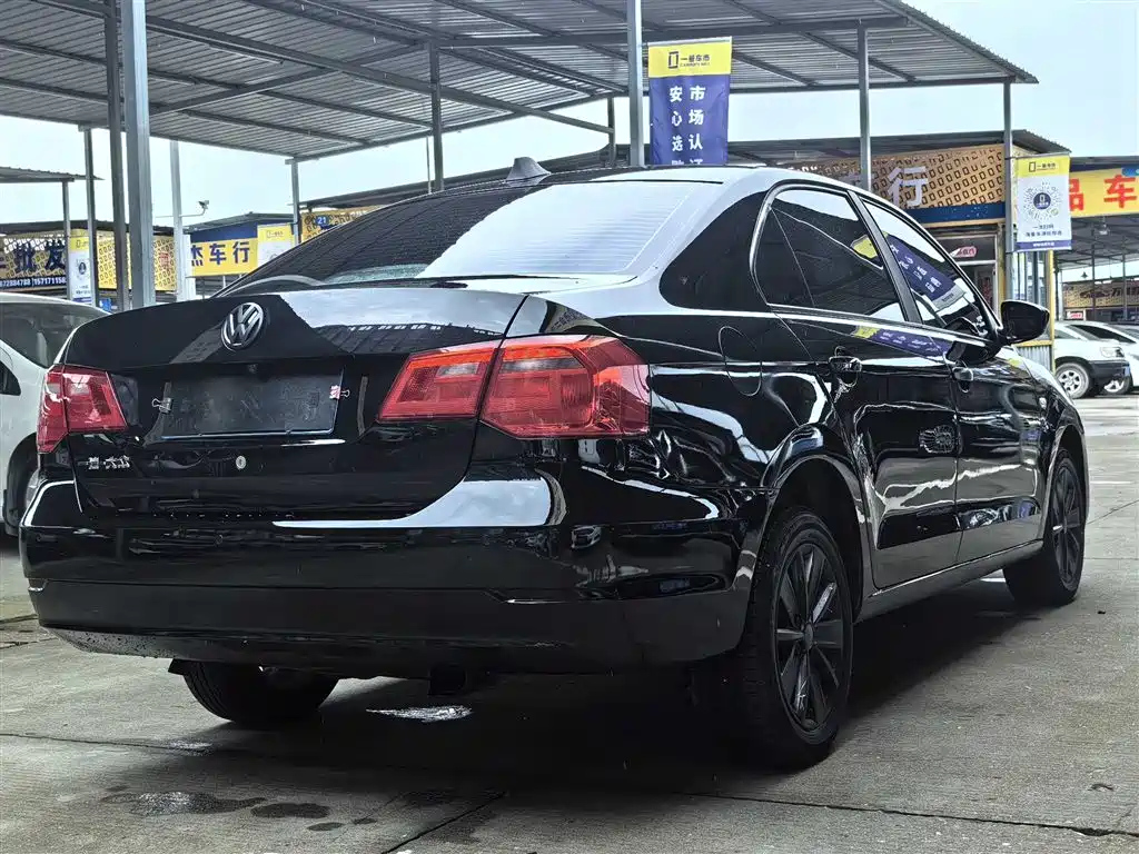 VOLKSWAGEN JETTA 2015