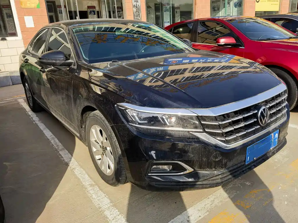 VOLKSWAGEN PASSAT 2023