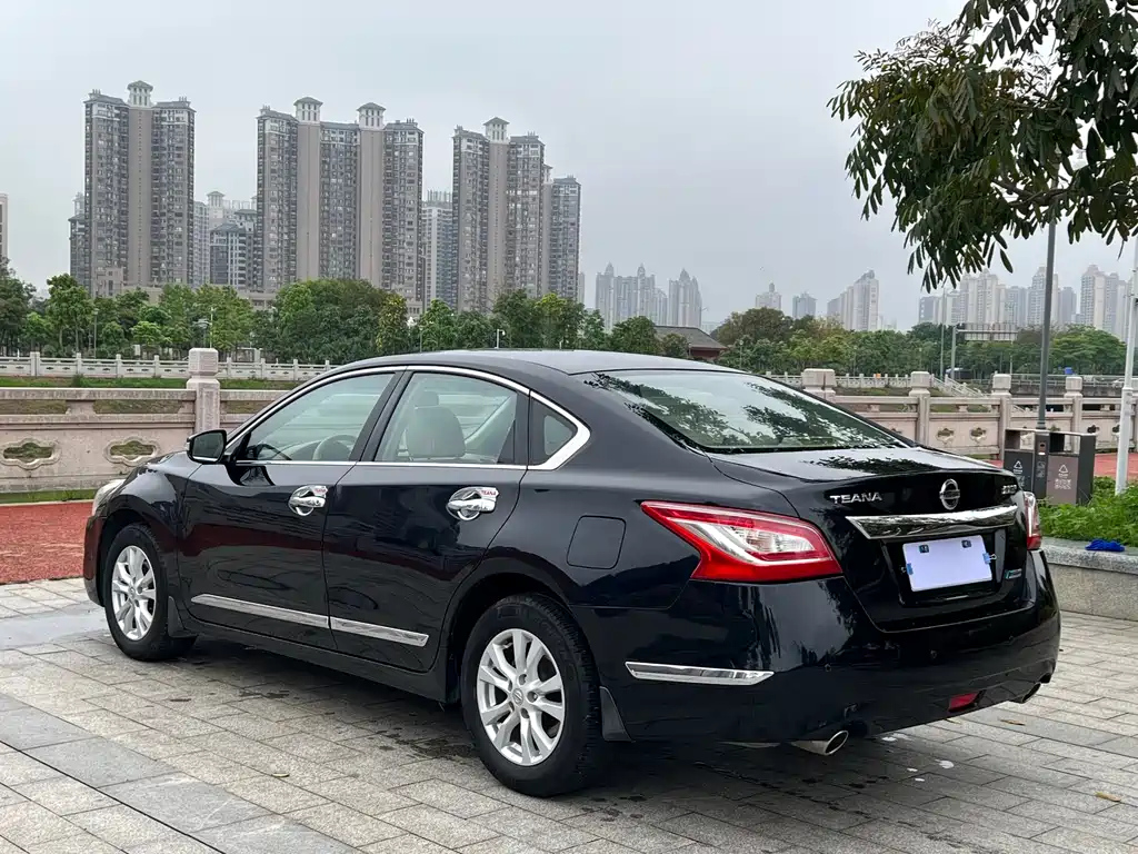 NISSAN TEANA 2016