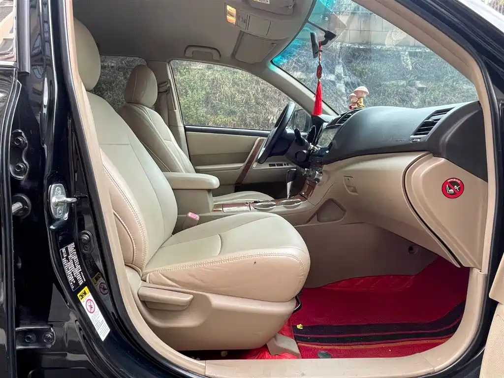 TOYOTA HIGHLANDER 2013