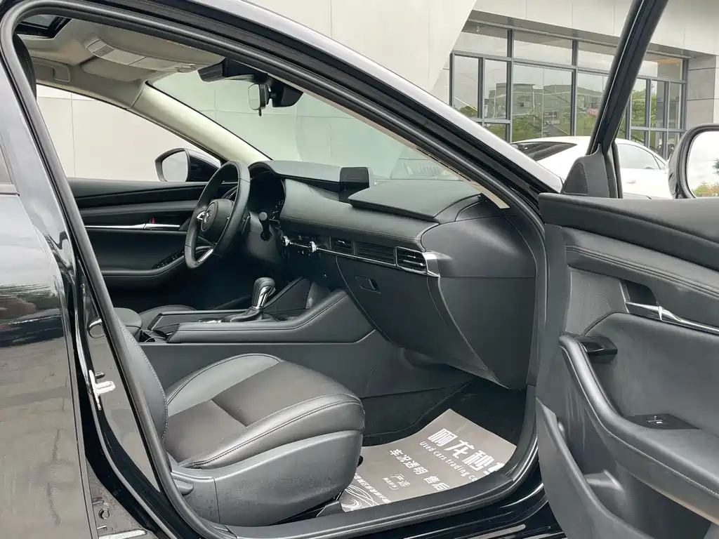 MAZDA 3 AXELA 2021