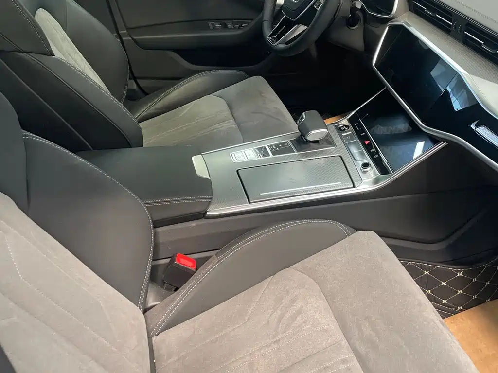 AUDI A6L 2024