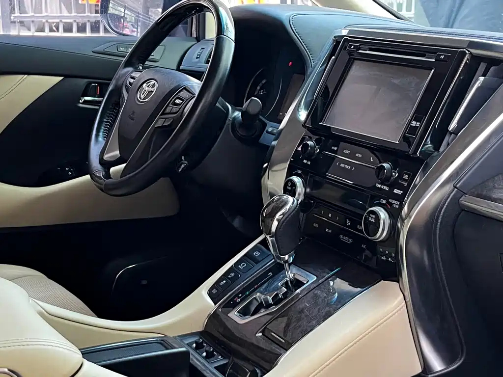 TOYOTA ALPHARD 2019