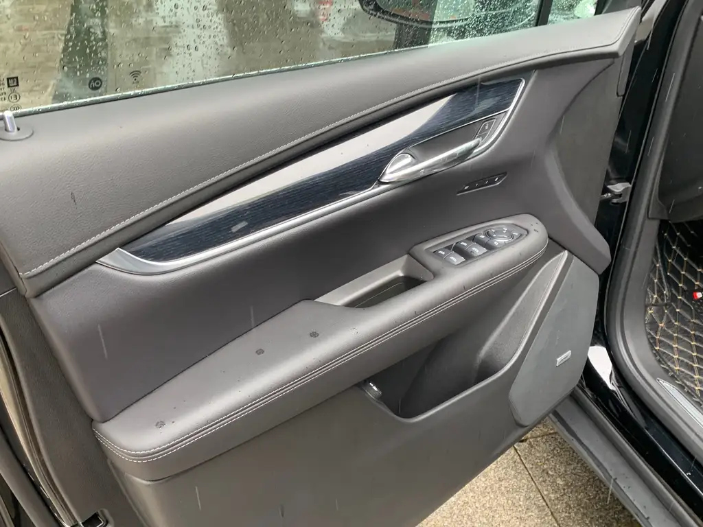 CADILLAC XT5 2024