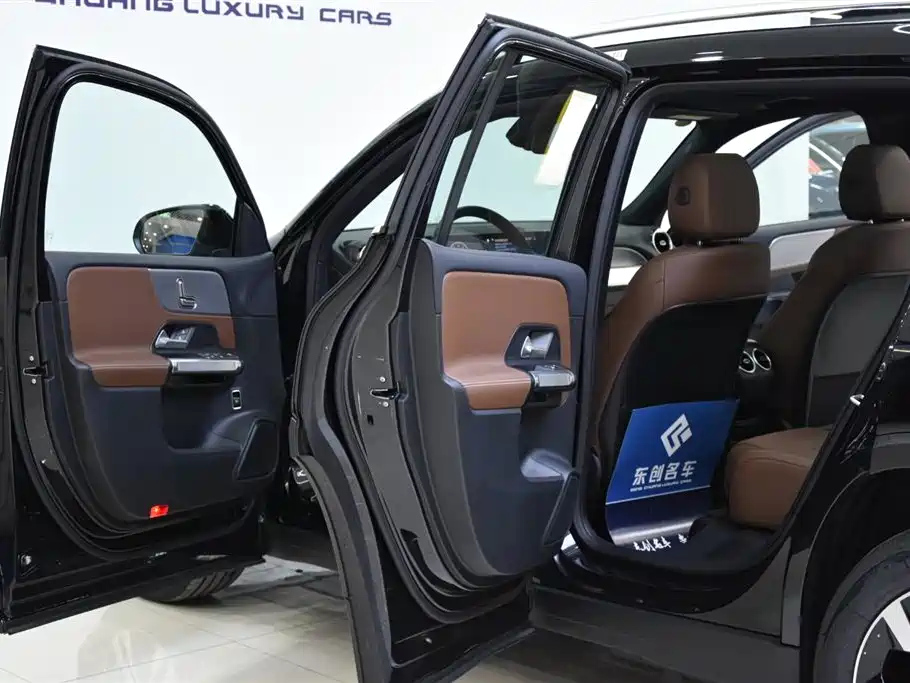 MERCEDES BENZ GLB 2024