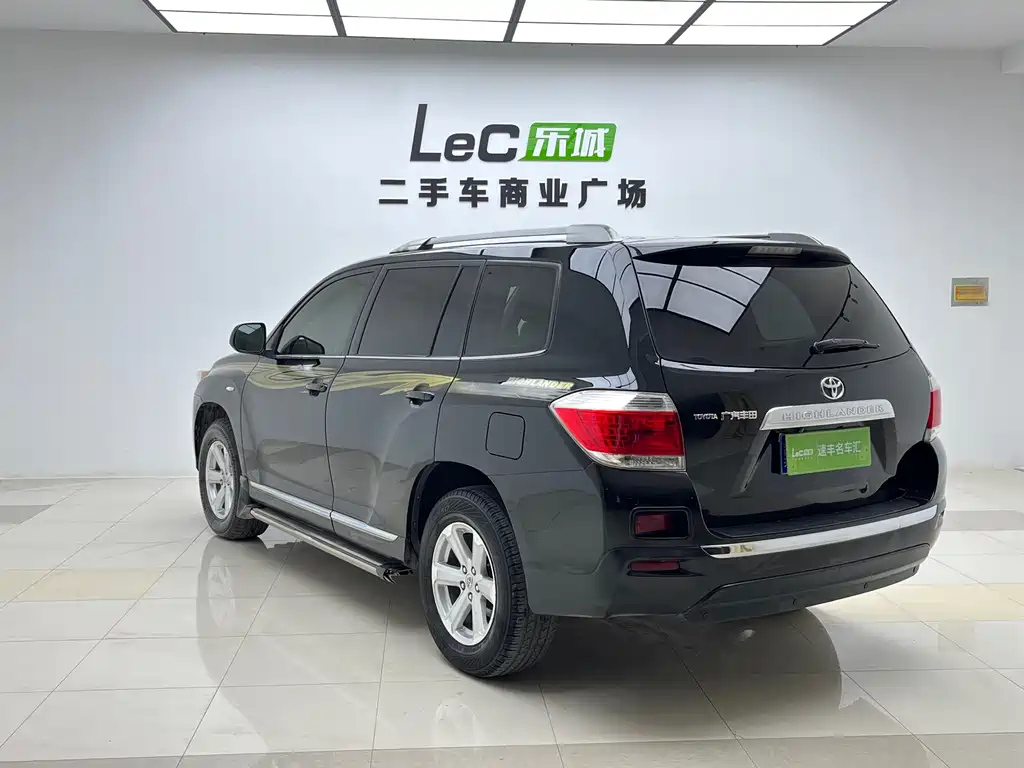 TOYOTA HIGHLANDER 2013