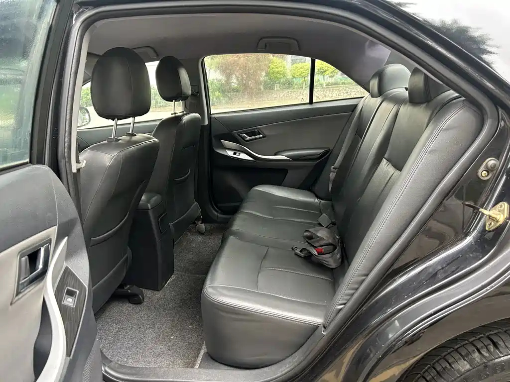 ZOTYE Z300 2015