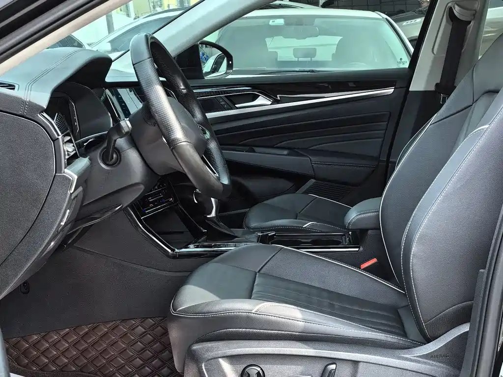 VOLKSWAGEN PASSAT 2022