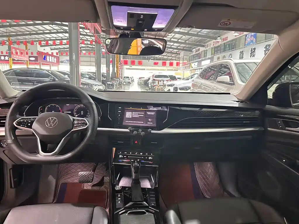 VOLKSWAGEN PASSAT 2023