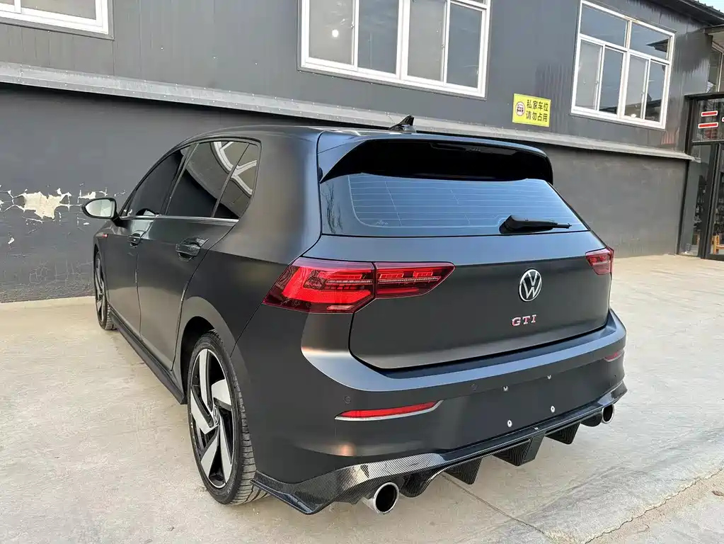 VOLKSWAGEN GOLF 2023