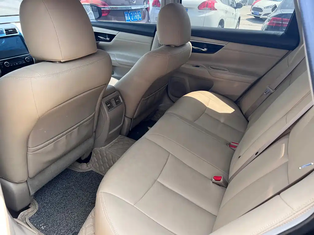 NISSAN TEANA 2019