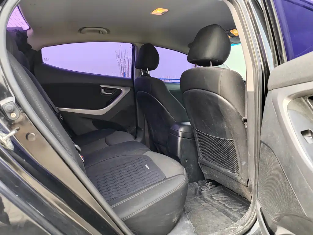 HYUNDAI ELANTRA 2017