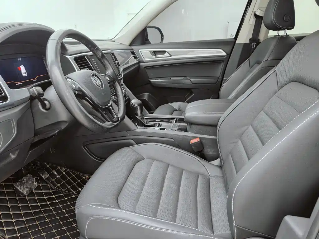 VOLKSWAGEN TOURAN 2020