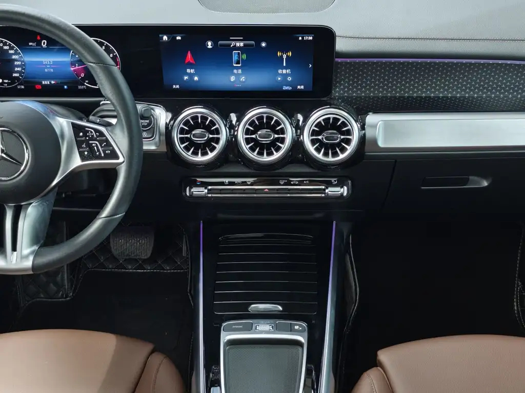 MERCEDES BENZ GLB 2024