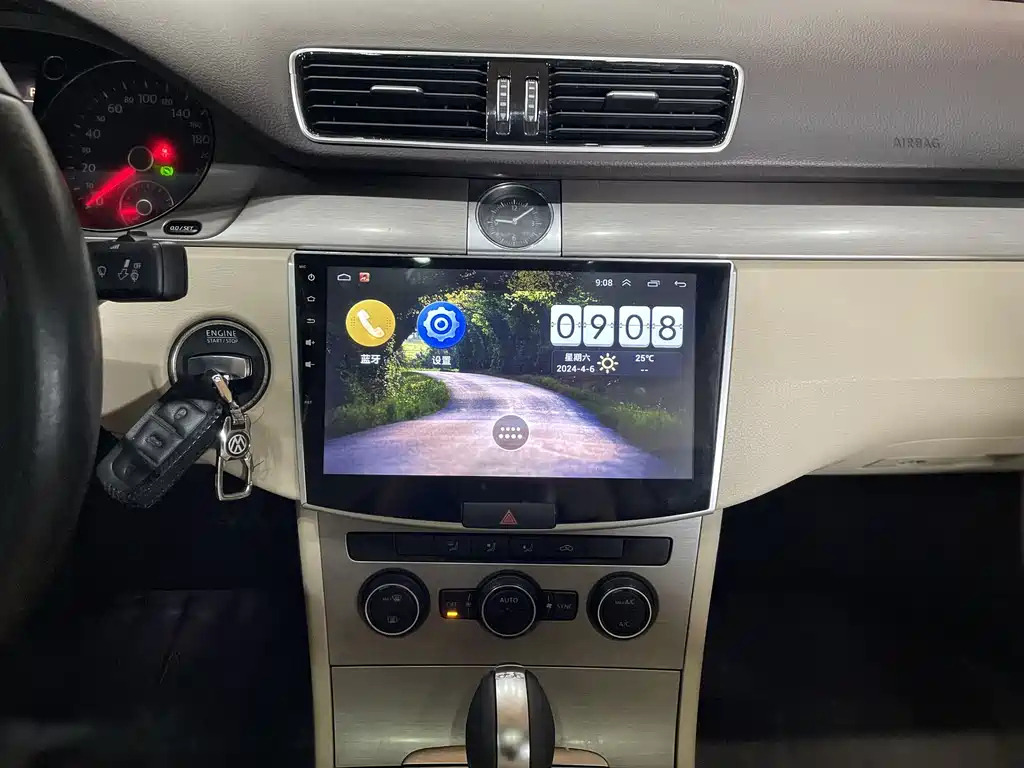 VOLKSWAGEN MAGOTAN 2016