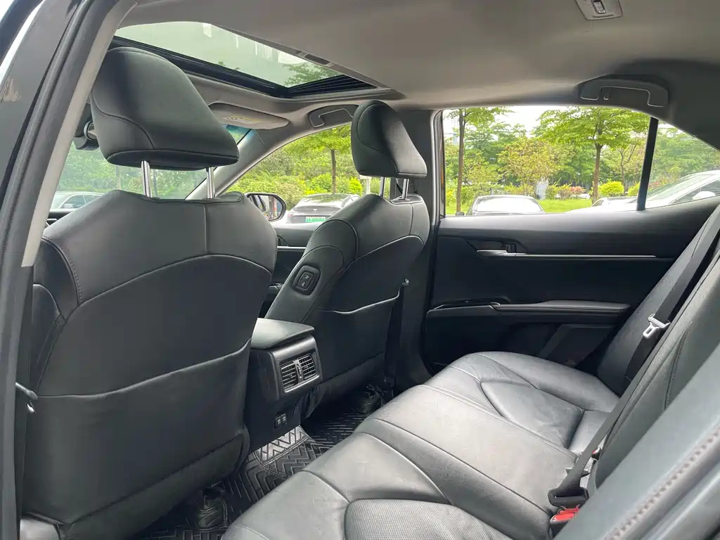 TOYOTA CAMRY 2020