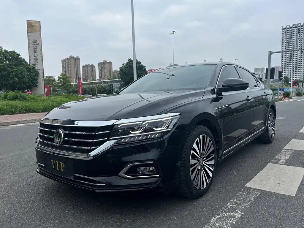 VOLKSWAGEN PASSAT 2020