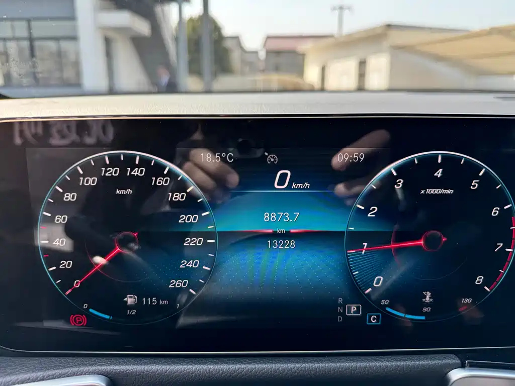 MERCEDES BENZ GLB 2022