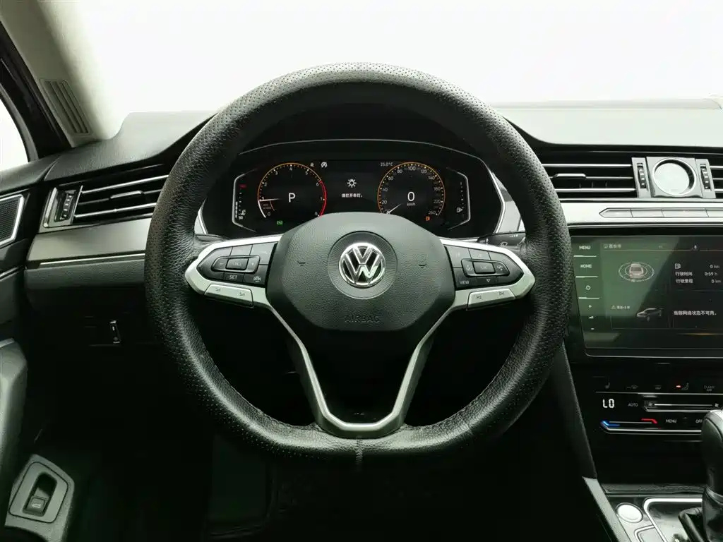 VOLKSWAGEN MAGOTAN 2020