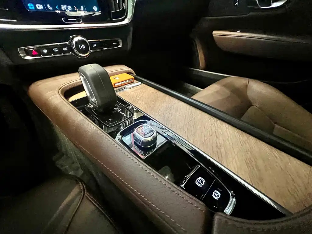 VOLVO S90 2022