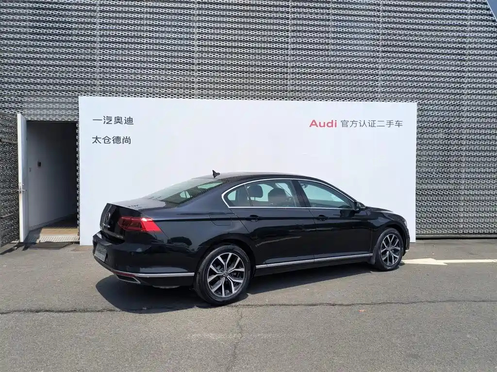 VOLKSWAGEN MAGOTAN 2023