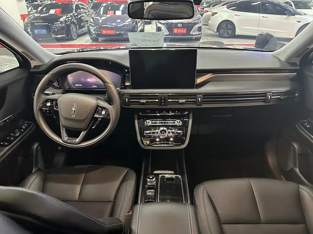 LINCOLN ADVENTURER 2022
