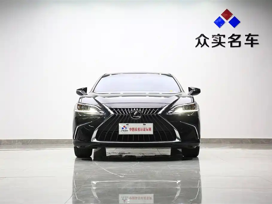 LEXUS ES 2023