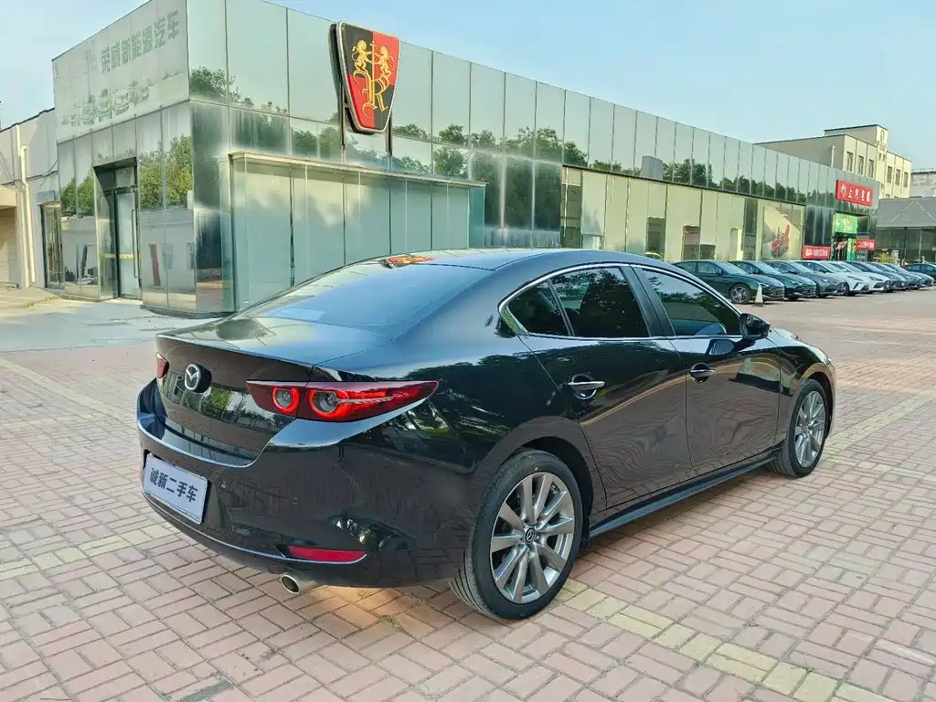 MAZDA 3 AXELA 2022