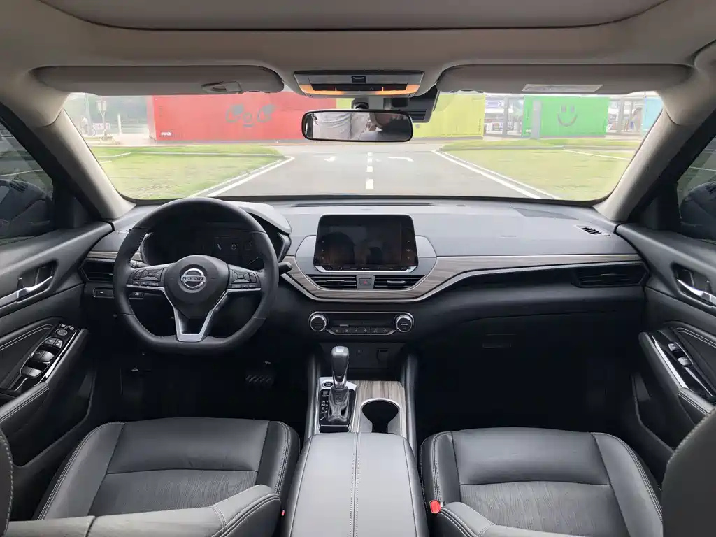 NISSAN TEANA 2021