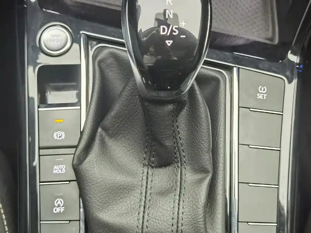 VOLKSWAGEN PASSAT 2021