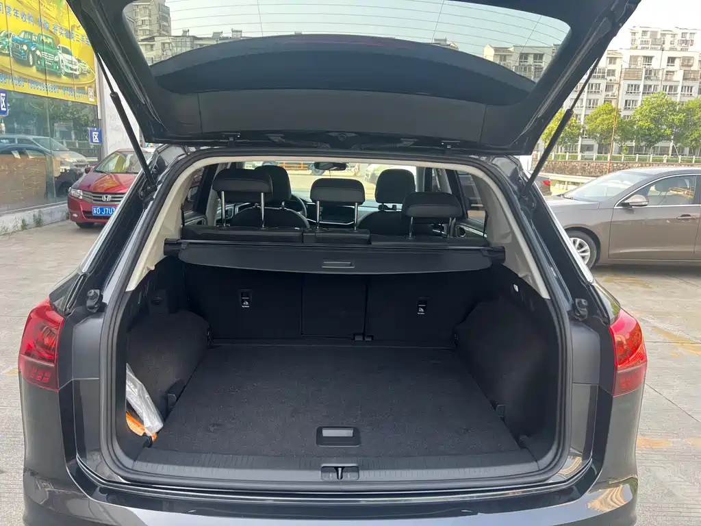 VOLKSWAGEN TAYRON 2020