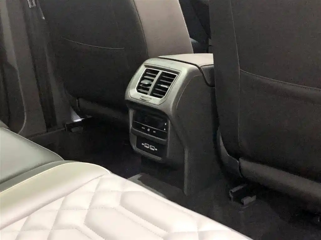 VOLKSWAGEN TAYRON 2023
