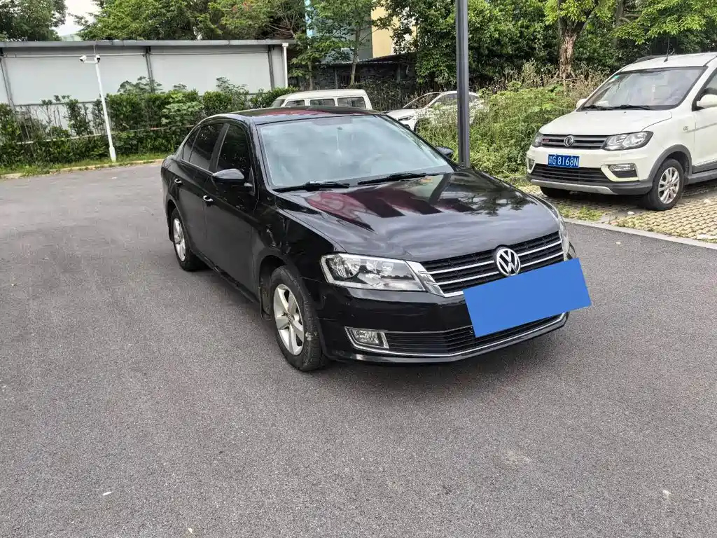 VOLKSWAGEN LAVIDA 2013