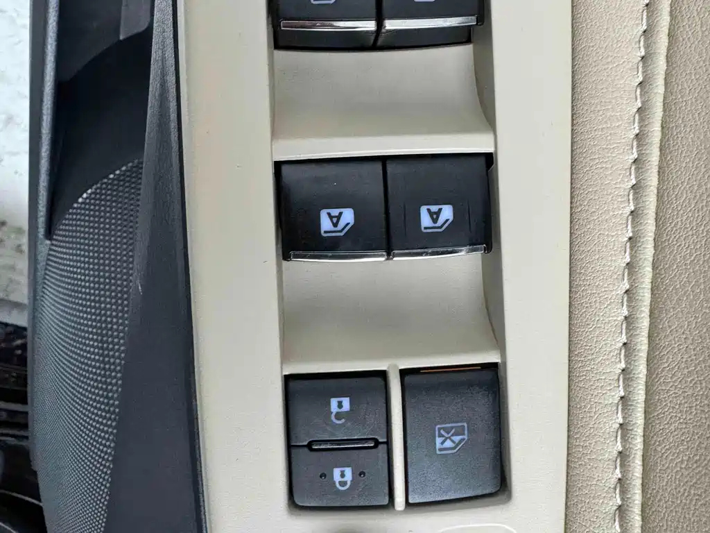 TOYOTA AVALON 2021