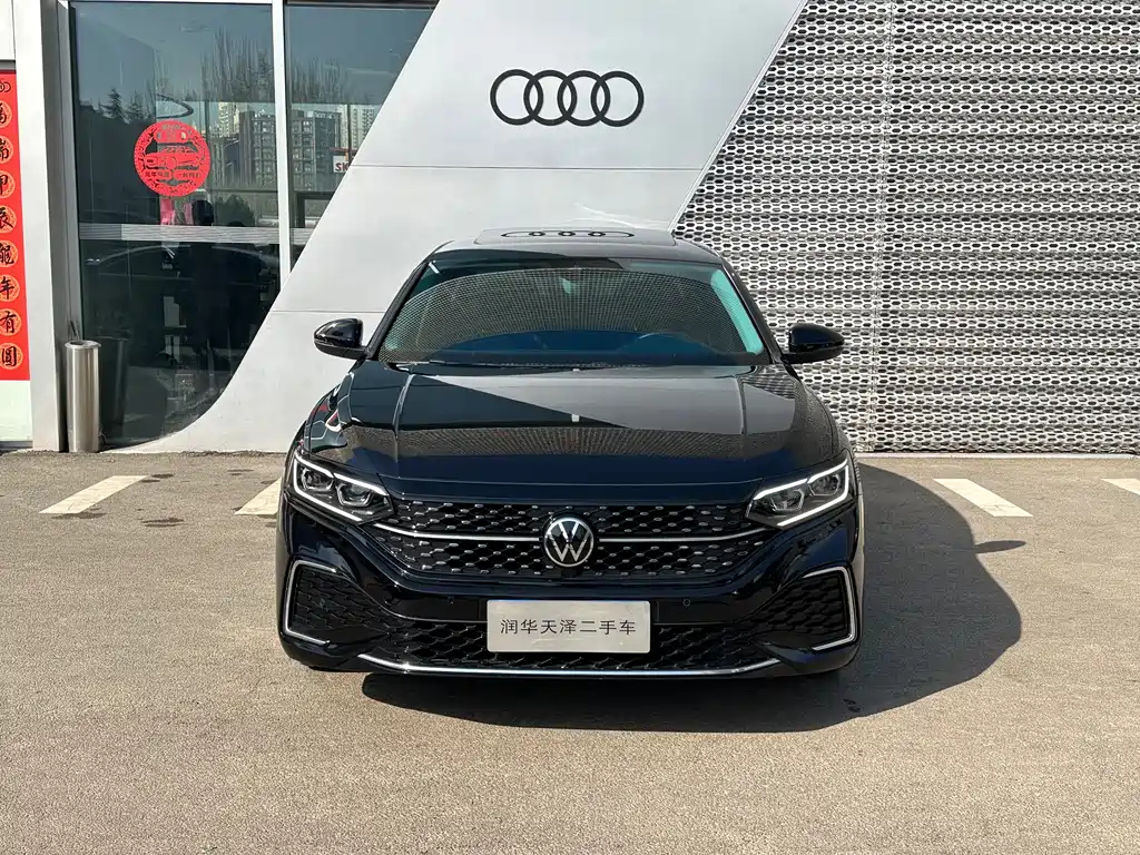 VOLKSWAGEN PASSAT 2022
