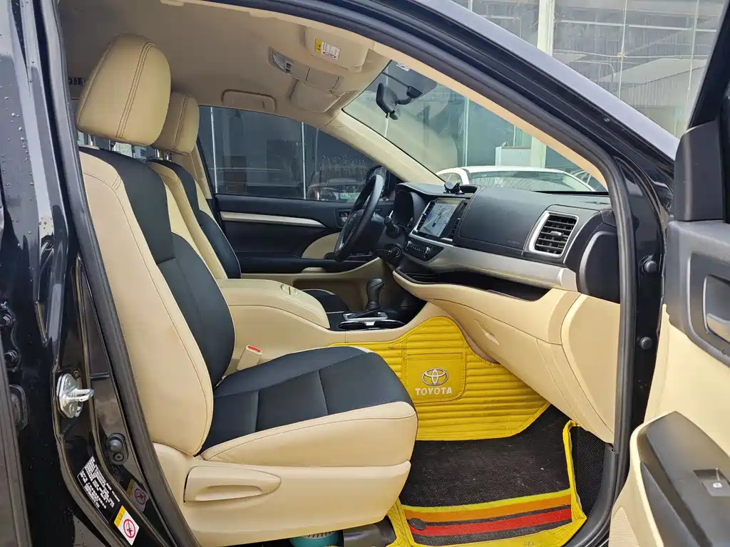 TOYOTA HIGHLANDER 2020