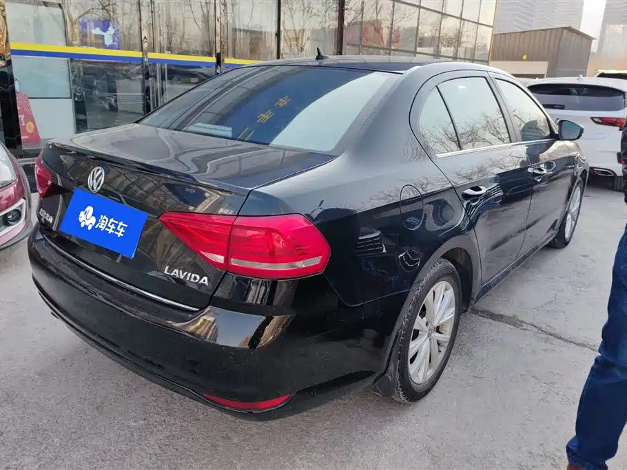 VOLKSWAGEN LAVIDA 2016