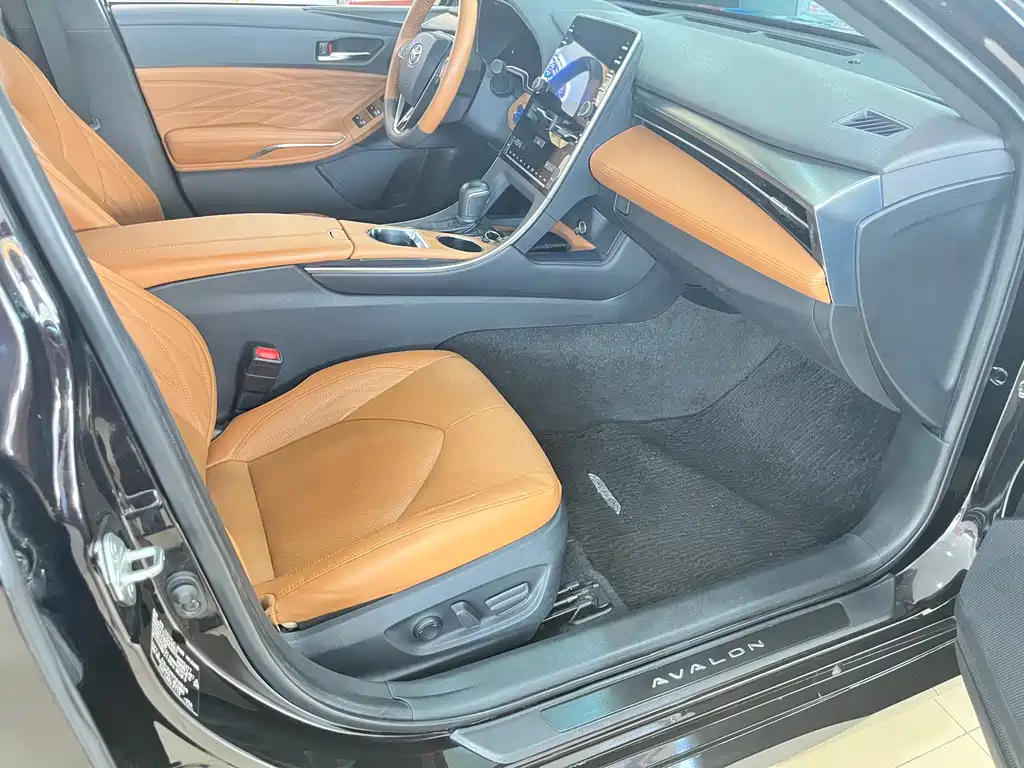 TOYOTA AVALON 2019