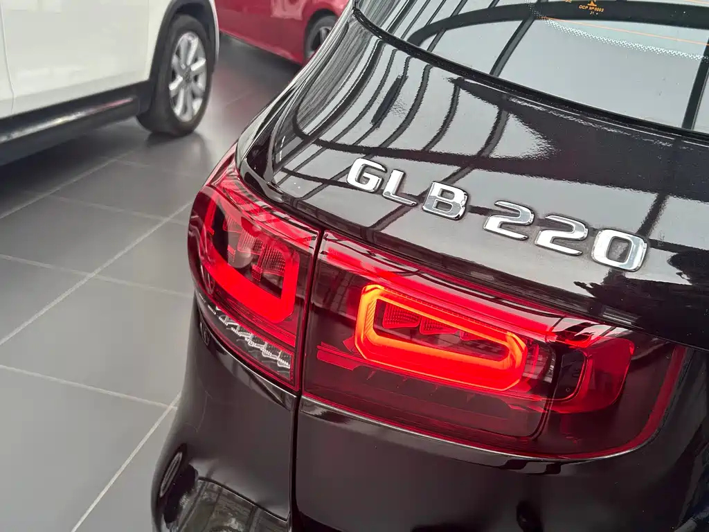 MERCEDES BENZ GLB 2022