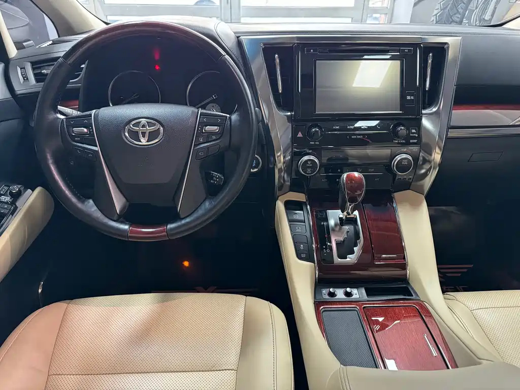 TOYOTA ALPHARD 2017